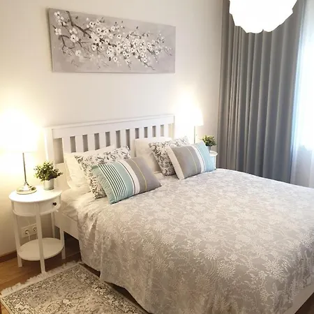 Center Bright Apartman *