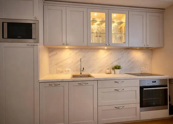 Center Bright Tallin